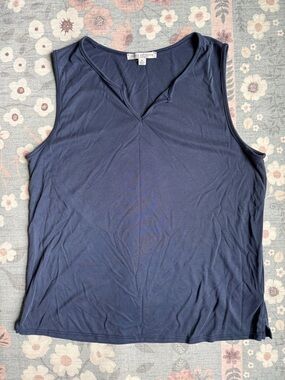 Green Envelope Navy V-Notch Sleeveless Tank